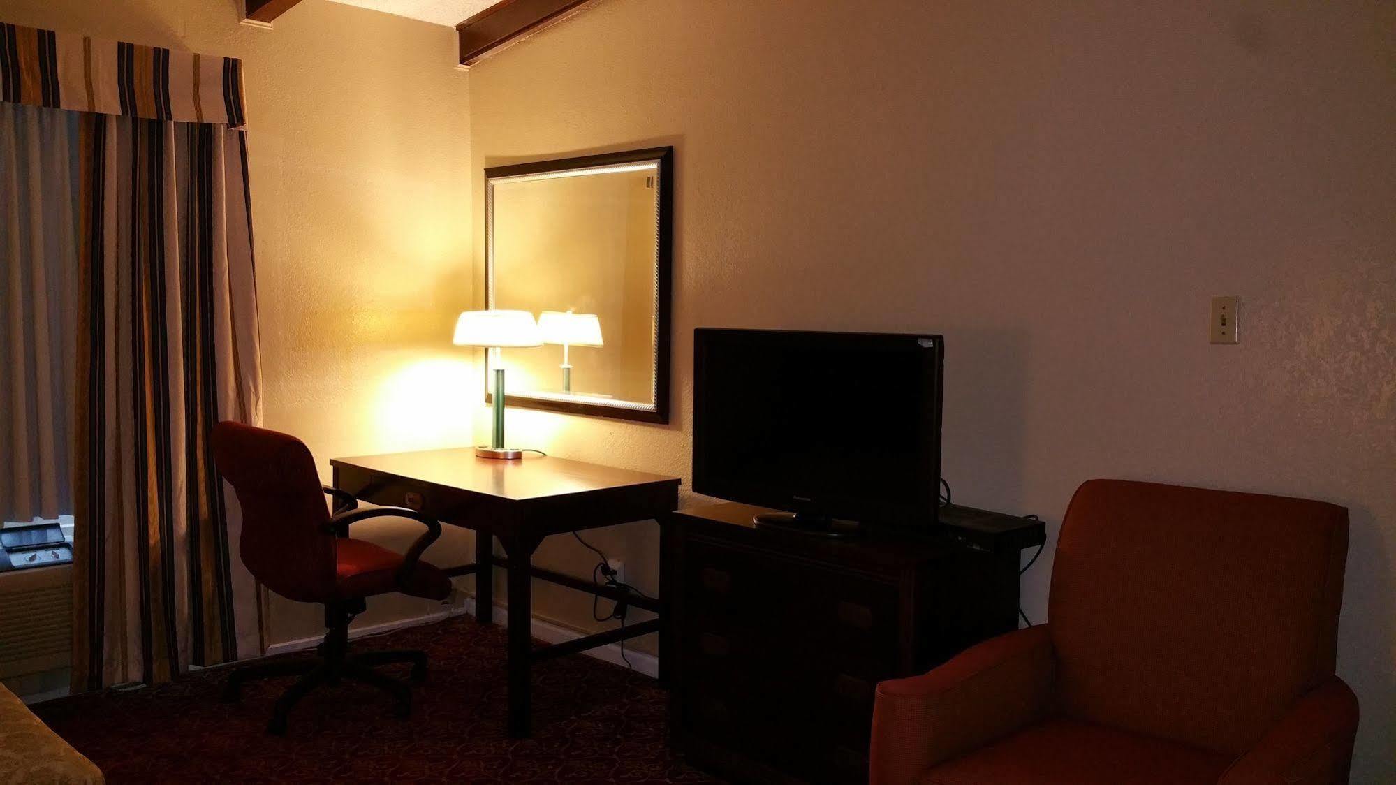 Executive Inn And Suites Waxahachie Esterno foto