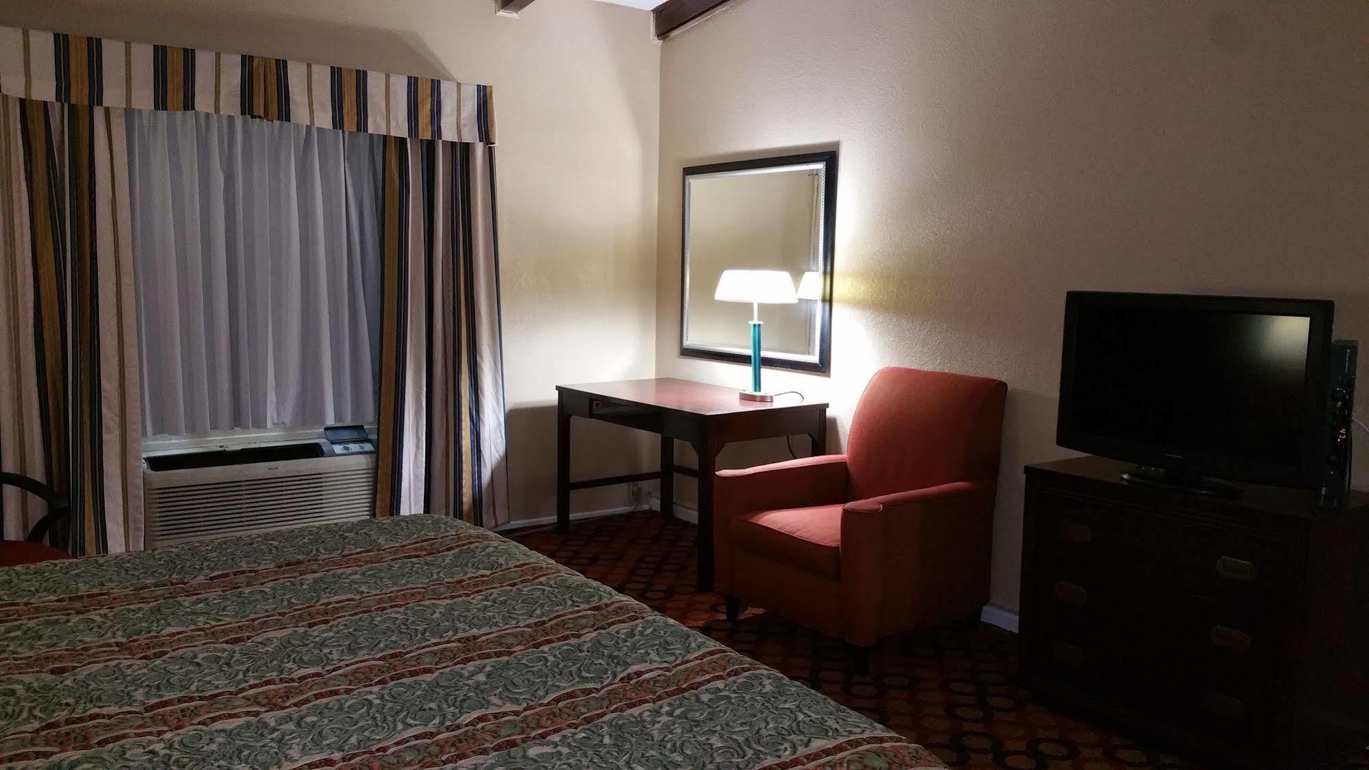 Executive Inn And Suites Waxahachie Esterno foto